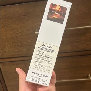 Maison Martin Margiela Replica Body Lotion in White